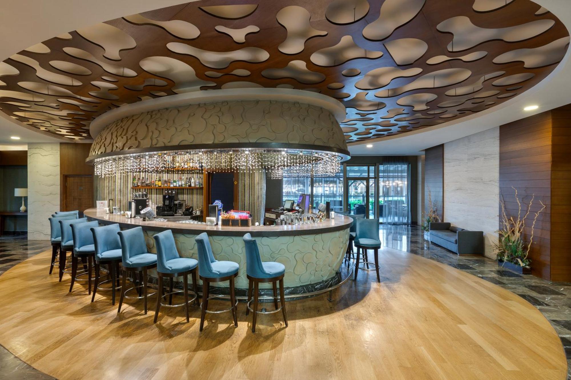 Ramada Plaza Antalya Hotel Exterior foto The bar at the lounge