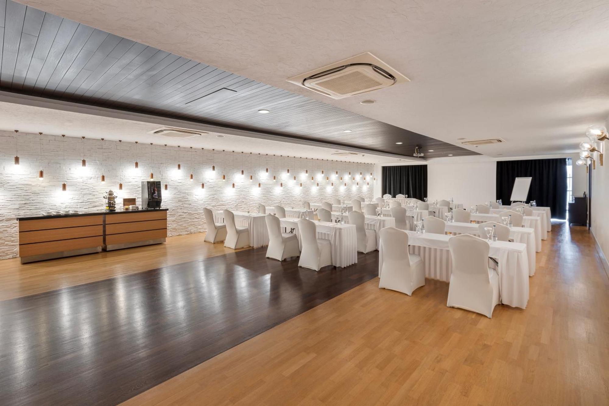Ramada Plaza Antalya Hotel Exterior foto Meeting room
