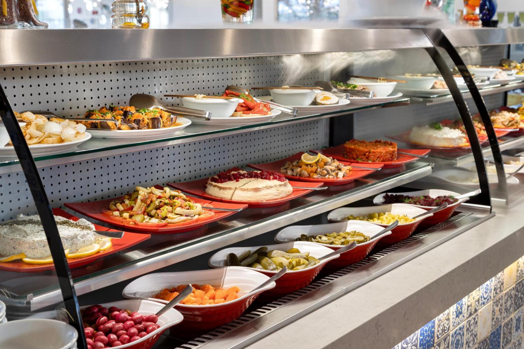 Ramada Plaza Antalya Hotel Exterior foto A salad bar