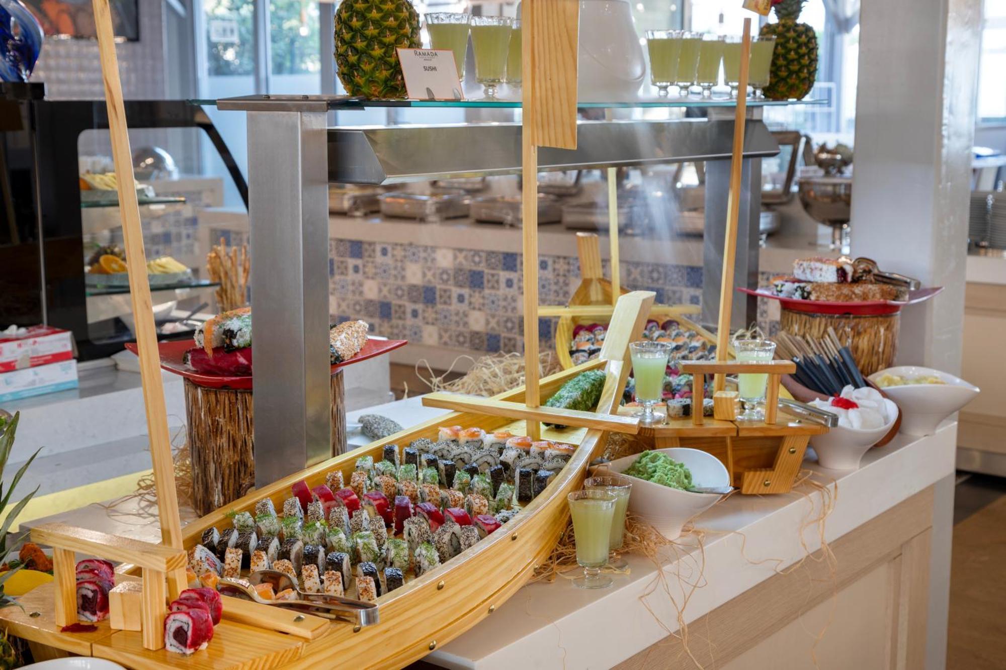 Ramada Plaza Antalya Hotel Exterior foto A sushi boat