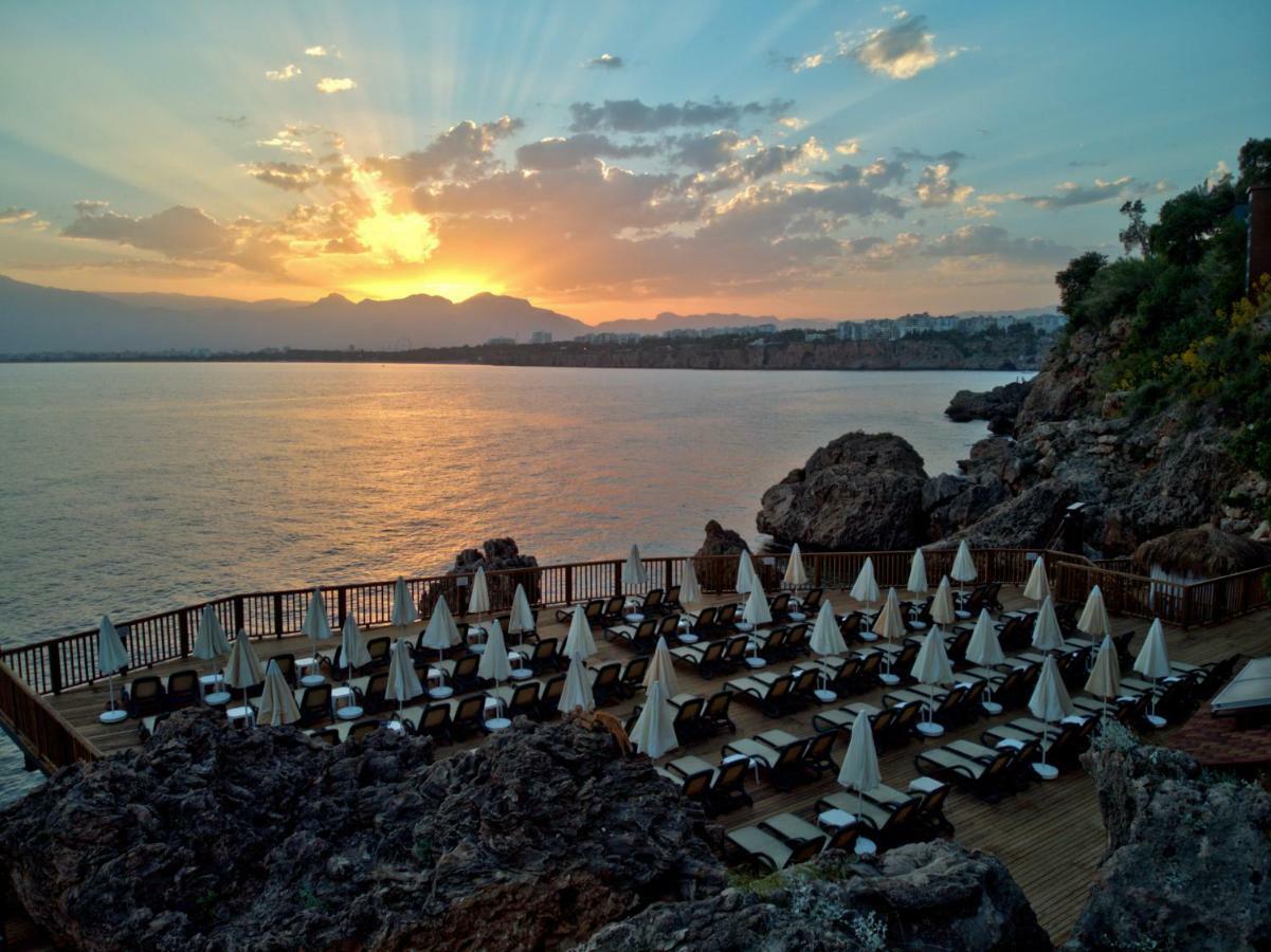 Ramada Plaza Antalya Hotel Exterior foto Sunset at the Dead Sea